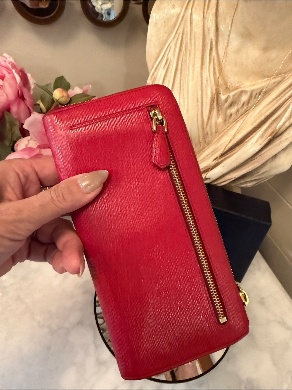 Prada Epi leather Red Textured Zip-Around Wallet with Gold Logo - Picture 5 of 17